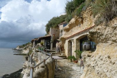 Les grottes de Matata